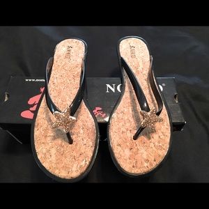 NOMAD STARBURST FLIP FLOPS SIZE 8